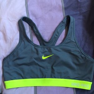 Nike dri-fit pro sports bra